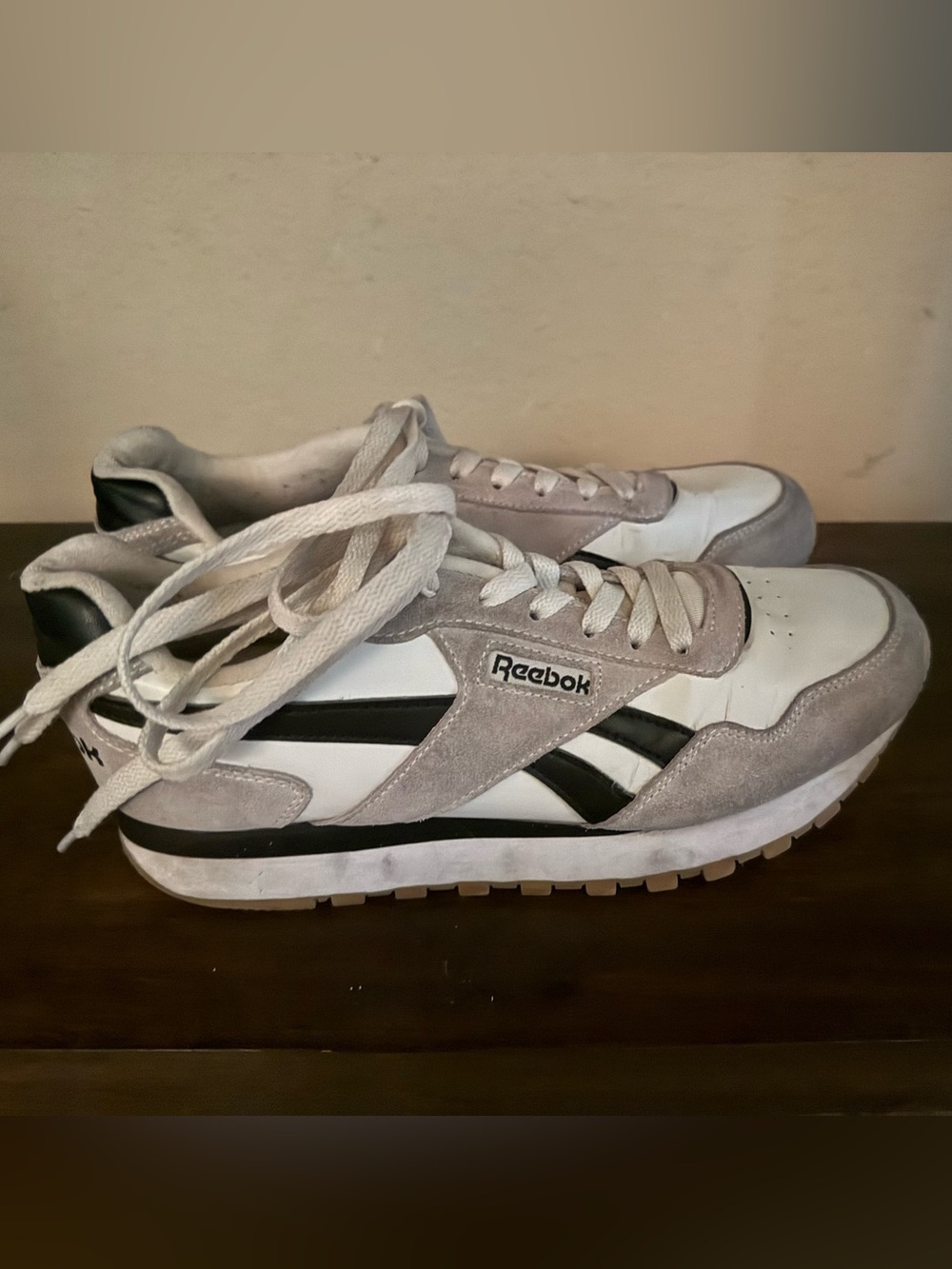 Reebok women’s casual Sneakers in White, Gray & Black